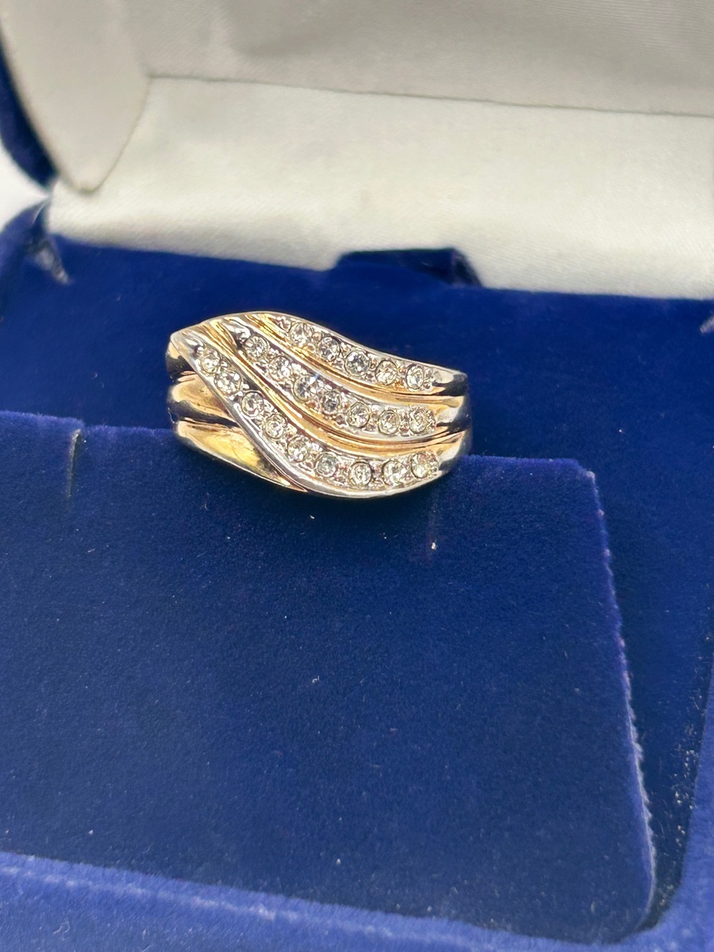 Vintage 18k GE Gold and Silver Wave Crystal Band Ring Sz 7.5 Womens - Picture 9 of 11